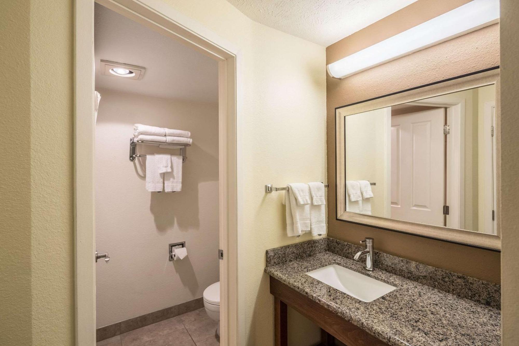 Quality Inn & Suites Coeur D'Alene Bagian luar foto